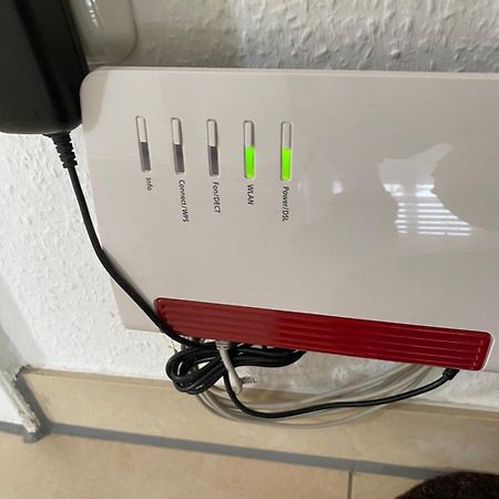 "Greensun-Homes" Messe, Flughafen Und Zentrums Nah, Ruhig, Modern, Schnelles Wlan, Balkon Und Kueche, Freies Parken, 4 Schlafplaetze Moeglich Cologne Luaran gambar